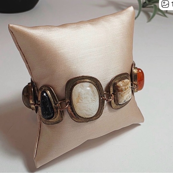 Elegant Multi-Stone Bracelet - Picture 2 of 5